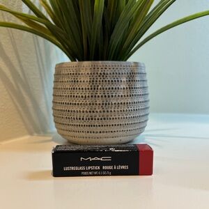 💋MAC LUSTREGLASS SHEER-SHINE LIPSTICK - Chili Popper 💄